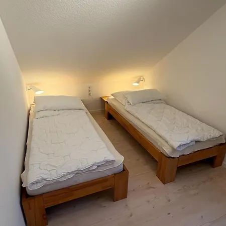 Haus Strandgut In Hooksiel Шиллиг
